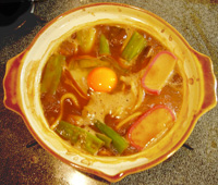 味噌煮込みうどん　作り方(3)　火を止めて卵を入れる